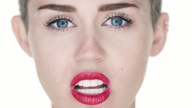 Miley Cyrus - Wrecking Ball