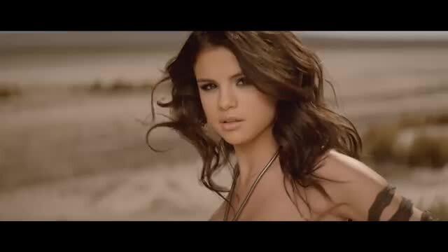 Selena Gomez and The Scene - Un Ano Sin Lluvia