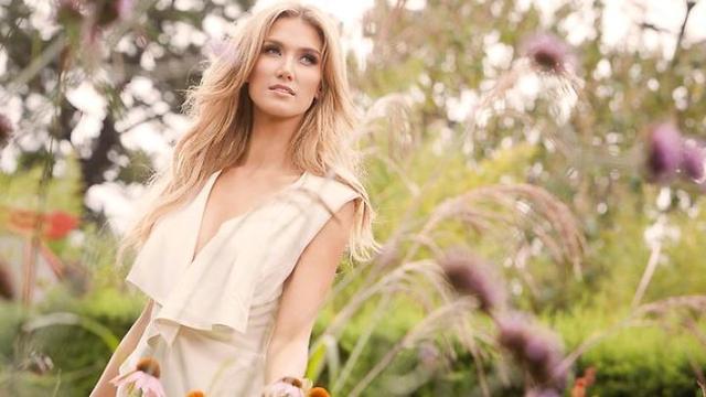 Delta Goodrem - Sitting on Top of the World