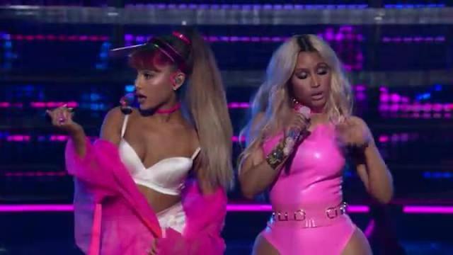 Ariana Grande - Side To Side - Live