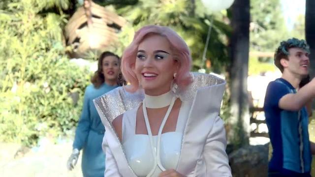 Katy Perry ft. Skip Marley - Chained To The Rhythm