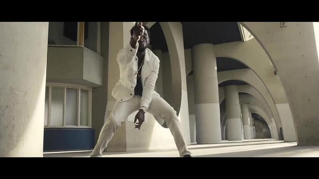 Tinie Tempah - Holy Moly