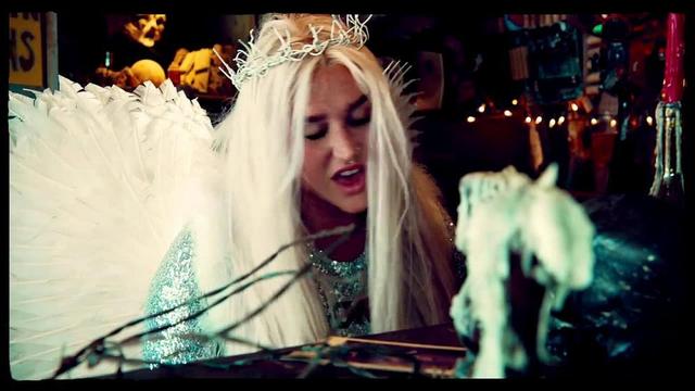 Kesha - Praying