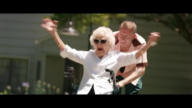 Macklemore ft. Skylar Grey - Glorious