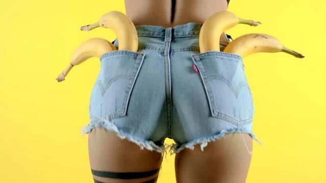 Dolores Haze - Banana