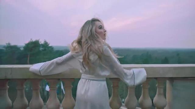 Sabrina Carpenter - Paris