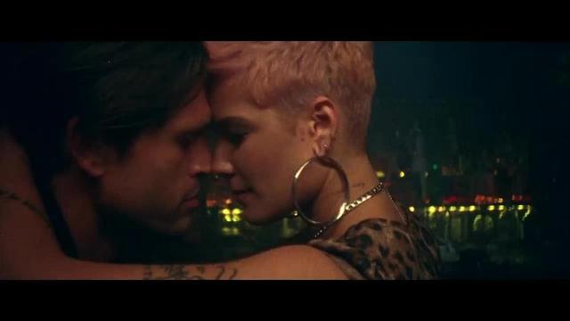 Halsey - Without Me