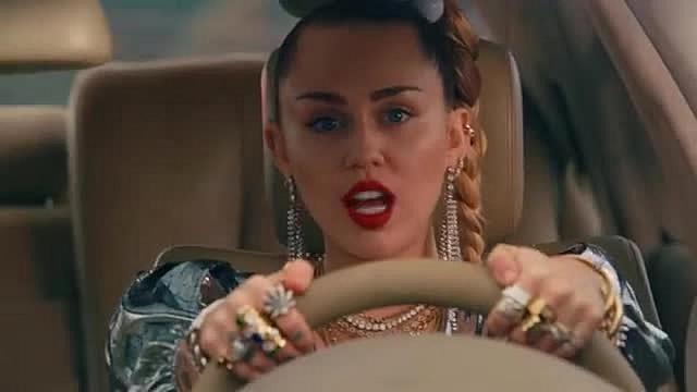 Mark Ronson ft. Miley Cyrus - Nothing Breaks Like a Heart