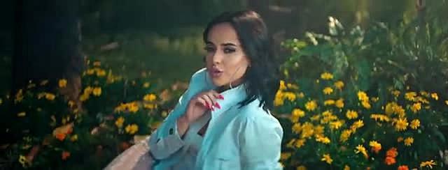 Kane Brown and Becky G - Lost in the Middle of Nowhere (Spanish Version)