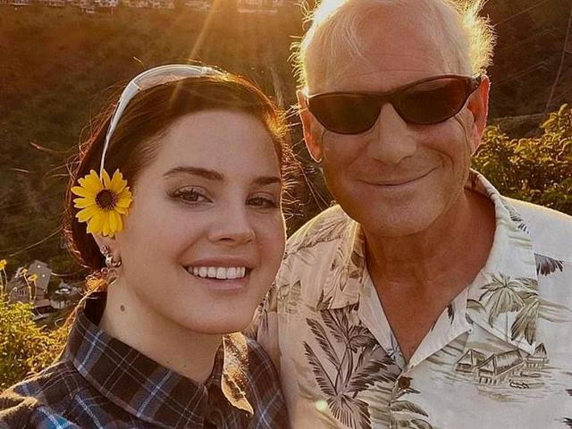 Rob Grant and Lana Del Rey - Lost at Sea