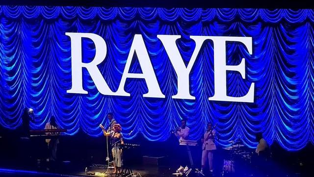 RAYE - Oscar Winning Tears - Live