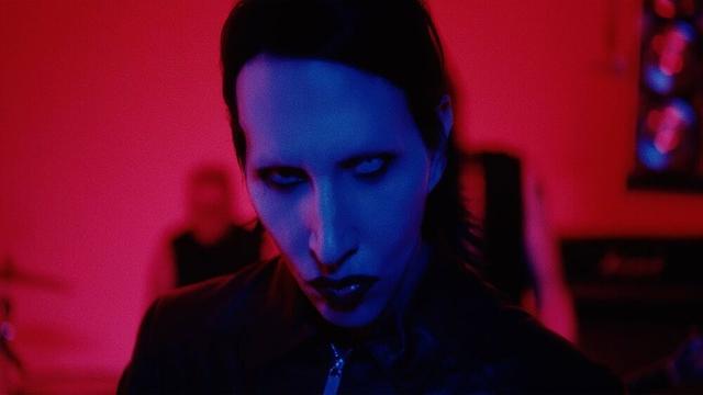 Marilyn Manson - Raise The Red Flag