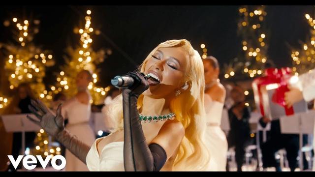Christina Aguilera - My Favorite Things - Live